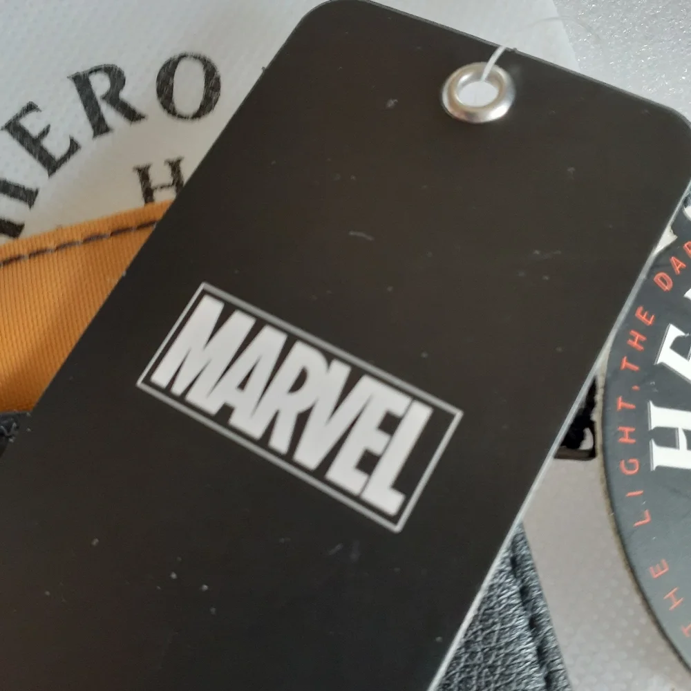 Marvel Heroes & Villains Loki Faux Leather ID/Credit Card Holder New w T…